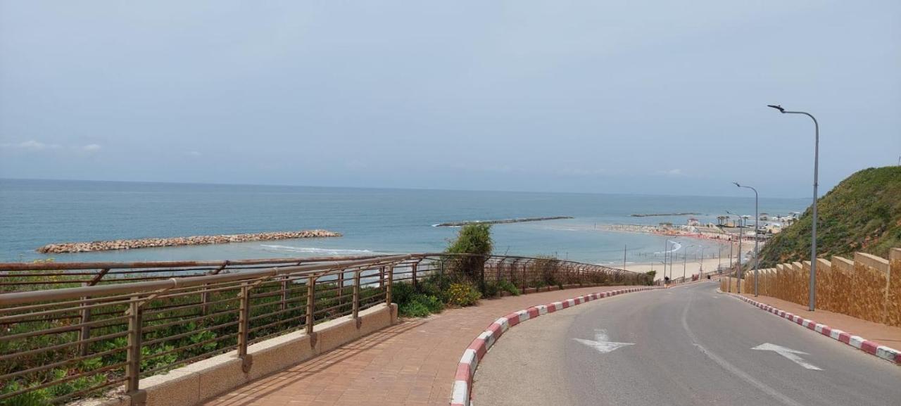 הנביאים 1 נתניה Naveim Apartment Exteriör bild